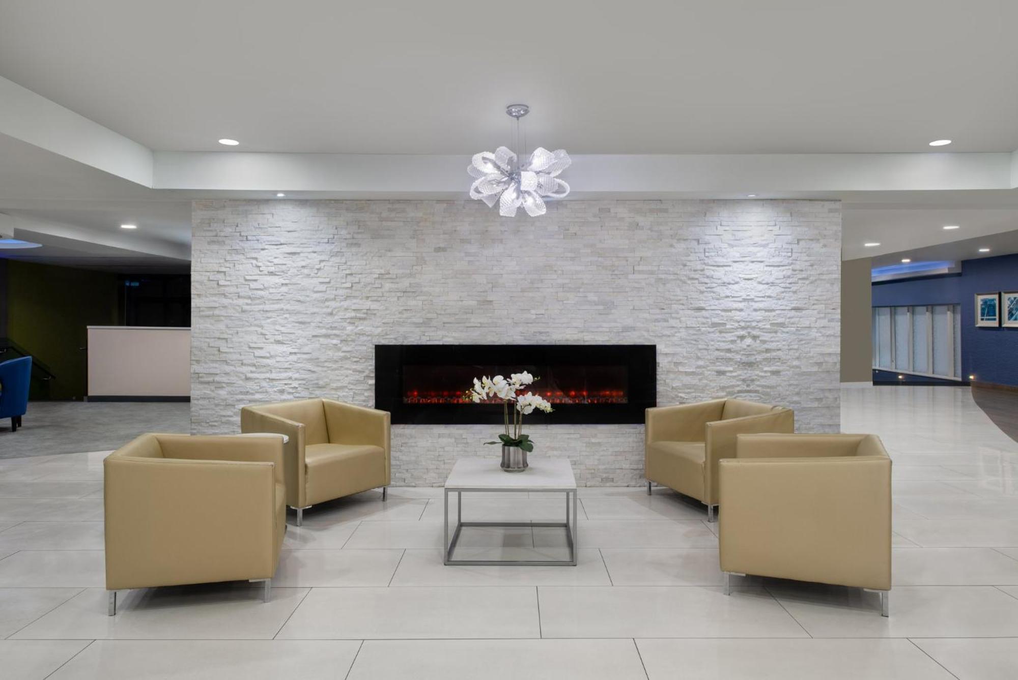 Crowne Plaza Kitchener-Waterloo By Ihg Exterior foto