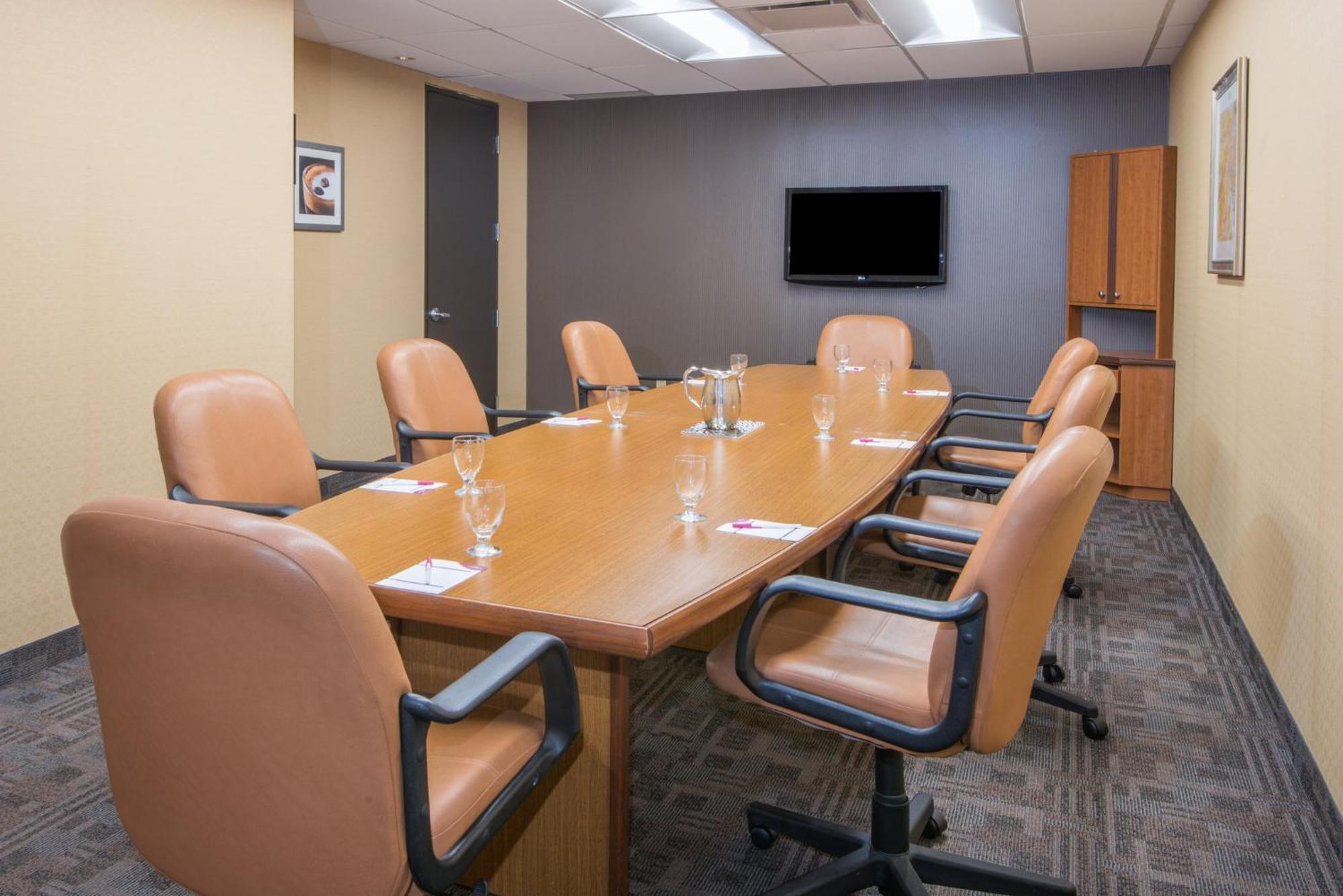 Crowne Plaza Kitchener-Waterloo By Ihg Exterior foto